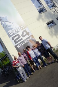 Paul, Kev & Katie with new friends Tom, Christiana, Jeremy and Alice